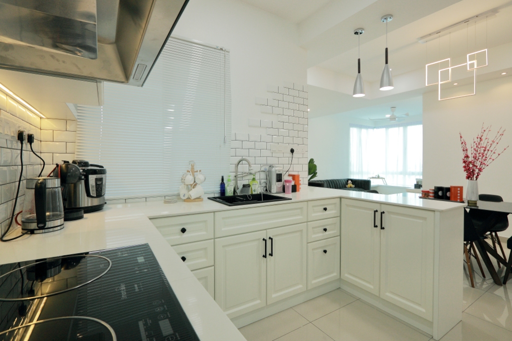 How to Make a Small Kitchen Feel Bigger? Check Out These Interior Design Tips