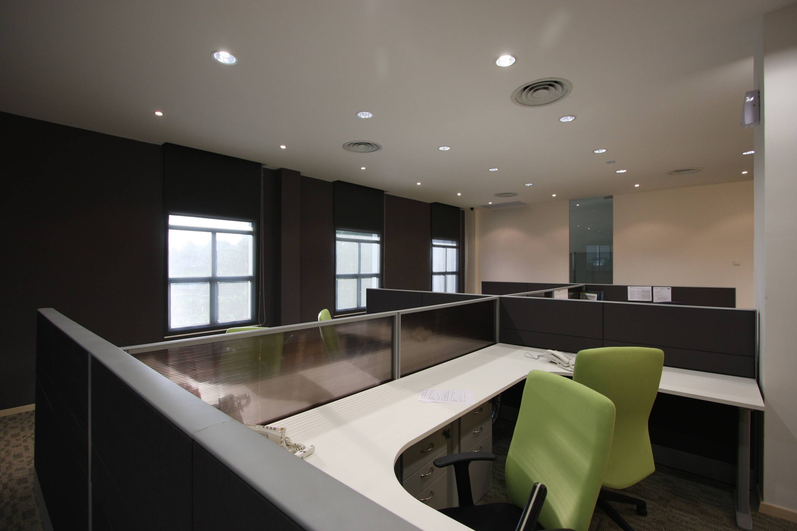 Modern and Functional Office-16026441525.jpg
